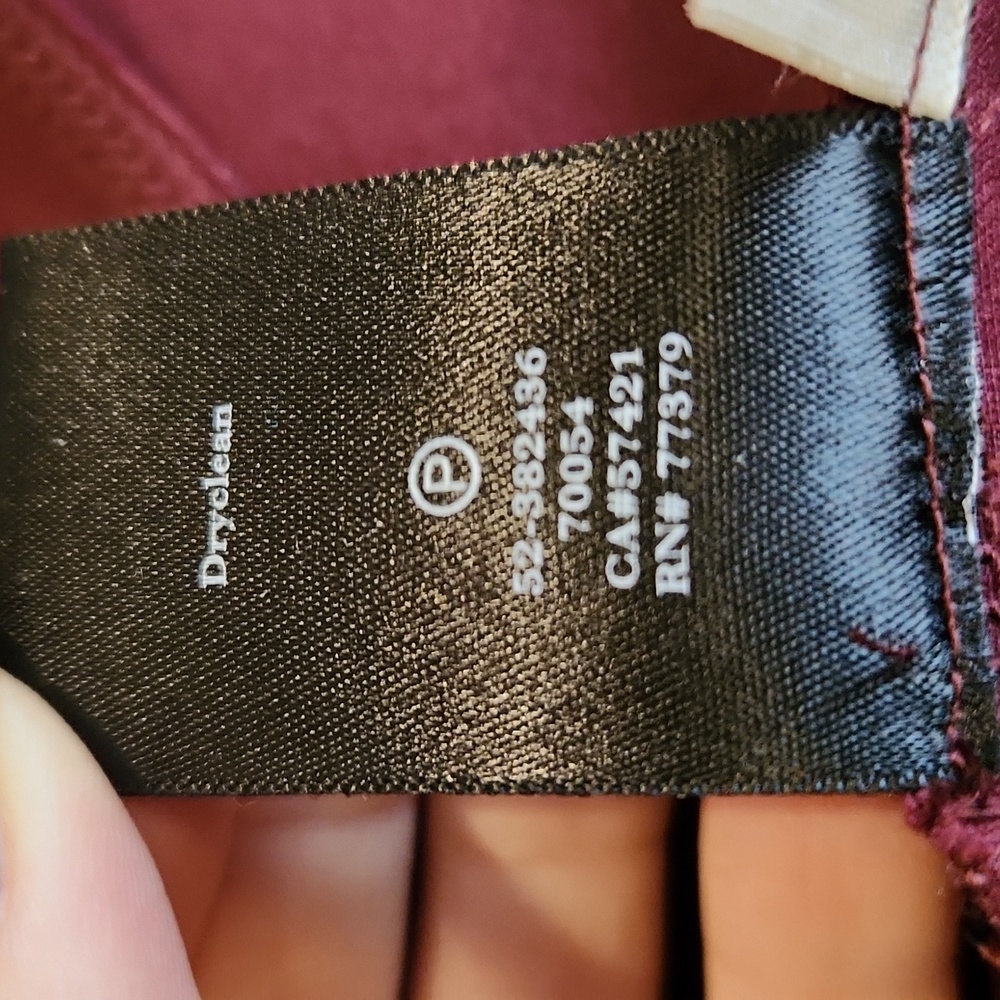 Ann Taylor Deep Burgandy Stretch Pencil Skirt - Size 8 - Picture 9 of 9